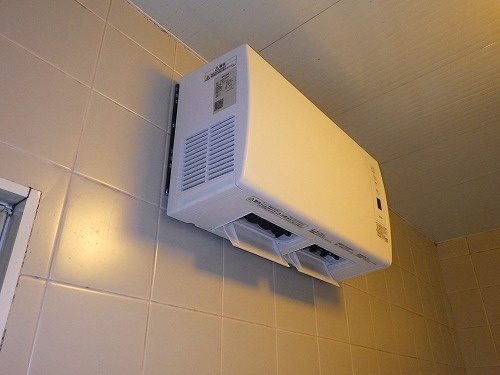【TYR621】（TOTO）浴室暖房機交換・取付け工事例 -ズオーデンキ-